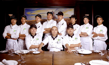 萬(wàn)康餐飲專(zhuān)業(yè)的食堂管理團(tuán)隊(duì)